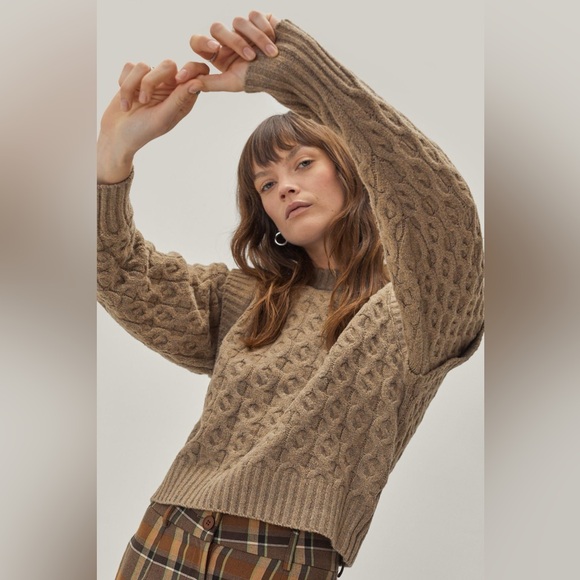Nasty Gal Cable Knit Sweater with Sleeve Detail - Picture 5 of 11